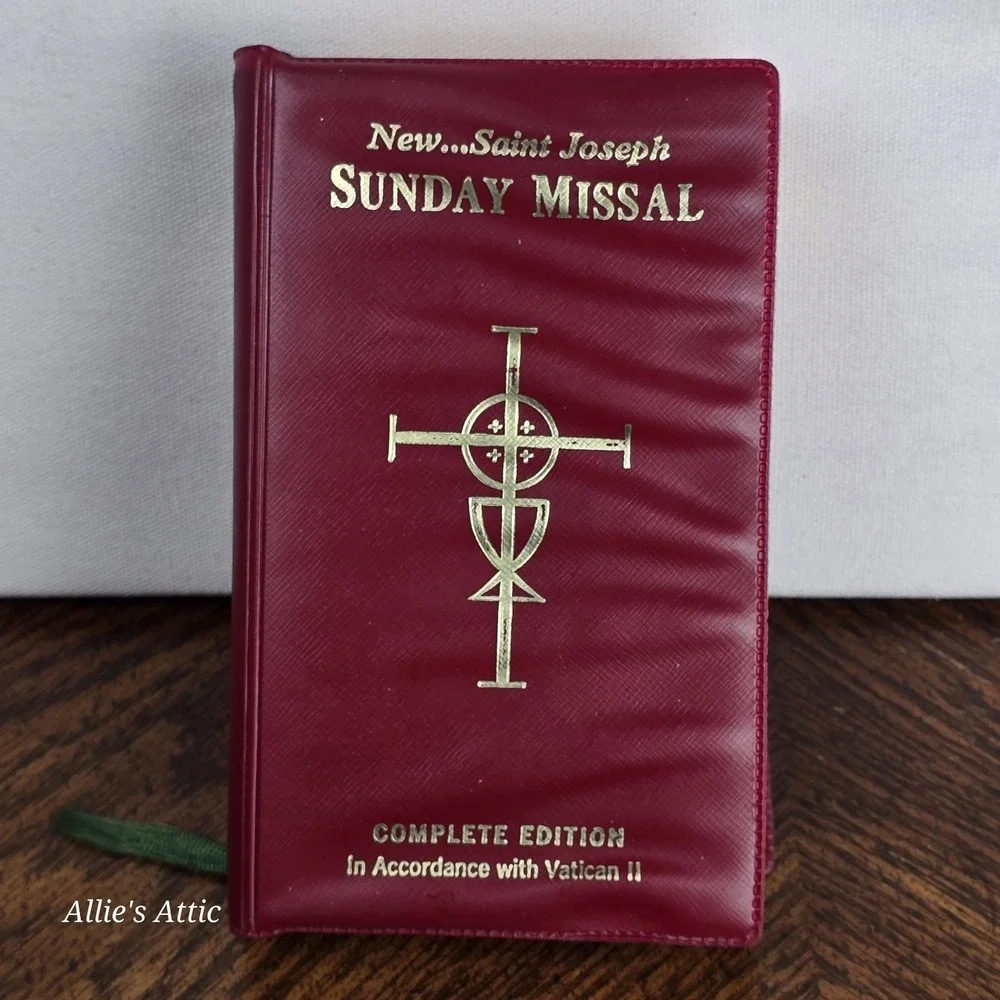 1974 Saint Joseph Sunday Missal Complete Edition Vintage Bible Red Vatican‎ II